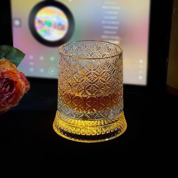 🥃 Luxurious 360° Rotating Crystal Glass — Starburst-Faceted, Stress-Relieving Whiskey & Red Wine Tumbler(300ml)